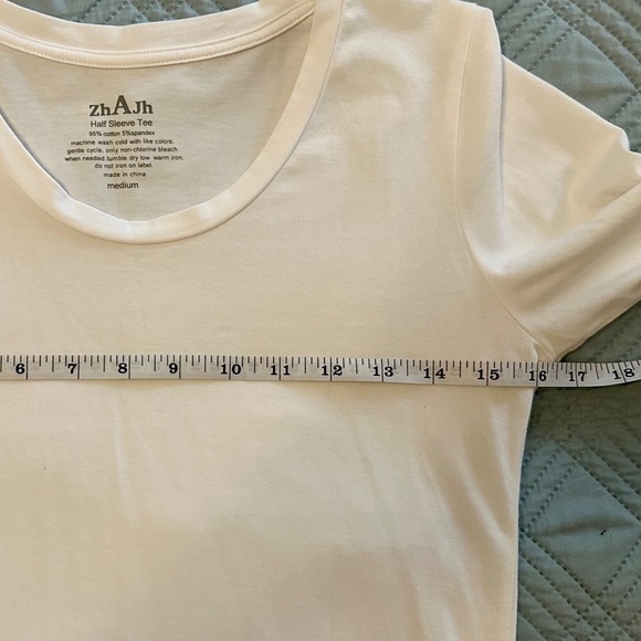 🌼4 for $20!🌼Women’s White Fitted Tee, Size Medium - Picture 3 of 5